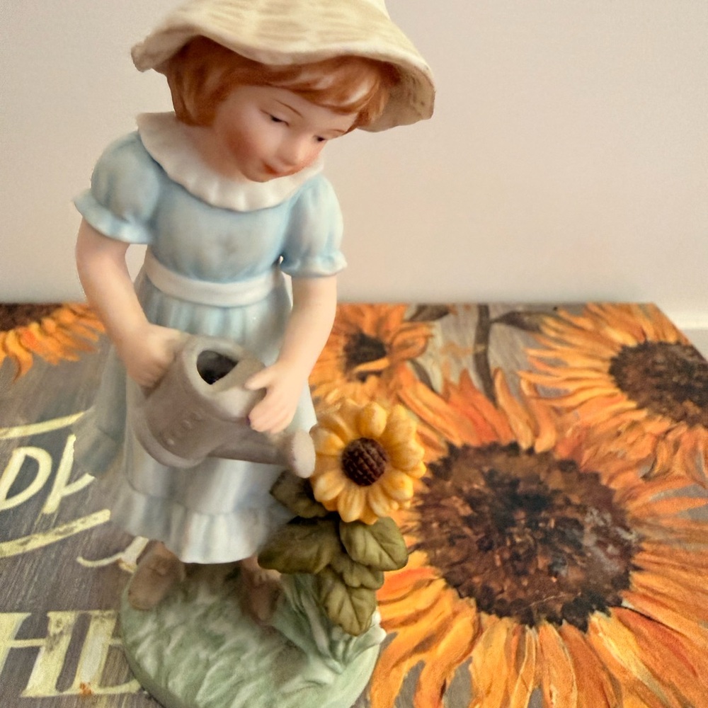 Vintage Precious Moments
Treasured Memories
“Summer Time”